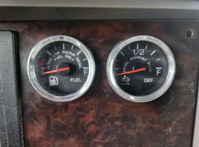 Kenworth T370 Instrument Panel Cluster