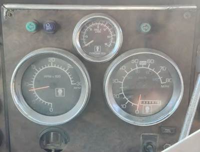 Kenworth T600 Instrument Panel Cluster