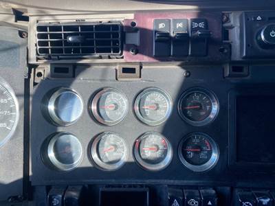 Kenworth T660 Instrument Panel Cluster