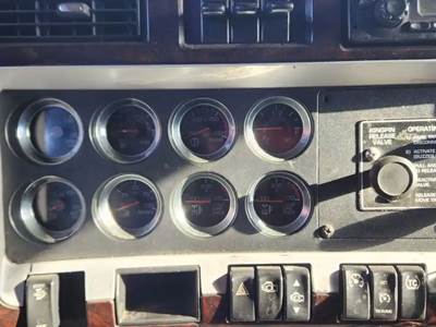 Kenworth T660 Instrument Panel Cluster