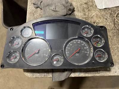 Kenworth T680 Instrument Panel Cluster