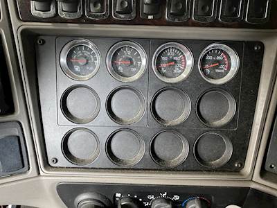 Kenworth T700 Instrument Panel Cluster