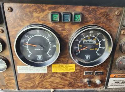 Kenworth T800 Instrument Panel Cluster