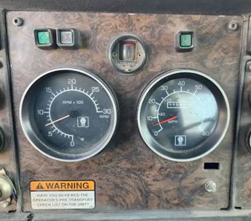 Kenworth T800 Instrument Panel Cluster