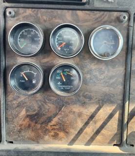 Kenworth T800 Instrument Panel Cluster
