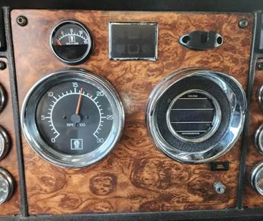 Kenworth W900 Instrument Panel Cluster