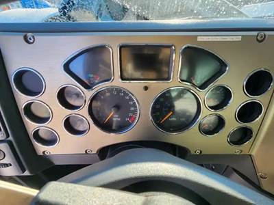 Mack Granite GU813 Instrument Panel Cluster for a 2008 Mack GU813