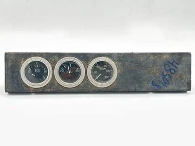 Mack MR688S Instrument Panel Cluster