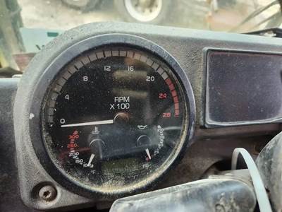 Mack MRU633 Instrument Panel Cluster