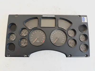 Mack Pinnacle CXU613 Instrument Panel Cluster for a 2015 Mack CXU613