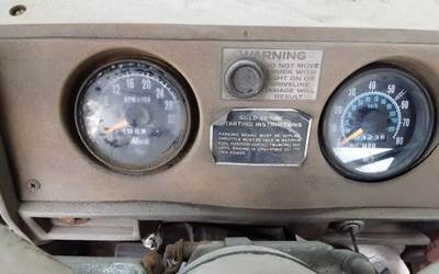Mack RD685S Instrument Panel Cluster