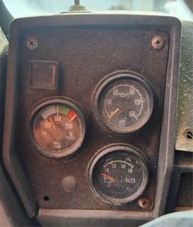 Mack RD688S Instrument Panel Cluster