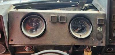 Mack RD688S Instrument Panel Cluster