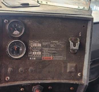 Mack RD688S Instrument Panel Cluster