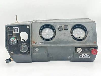 Mack RD688S Instrument Panel Cluster