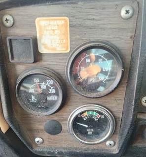 Mack RS686LST Instrument Panel Cluster