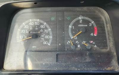 Mitsubishi FH211 Instrument Panel Cluster