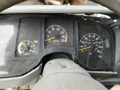 Mitsubishi FM617 Instrument Panel Cluster