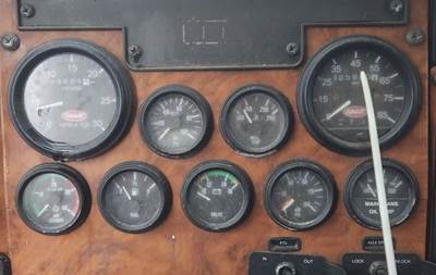 Peterbilt 340 Instrument Panel Cluster