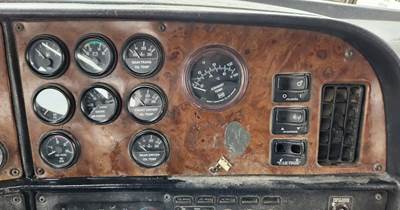 Peterbilt 385 Instrument Panel Cluster