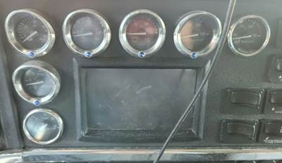 Peterbilt 386 Instrument Panel Cluster