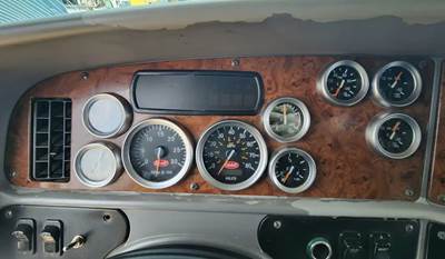 Peterbilt 387 Instrument Panel Cluster