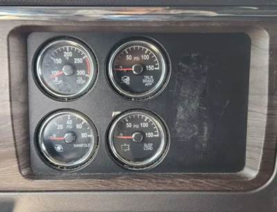 Peterbilt 579 Instrument Panel Cluster