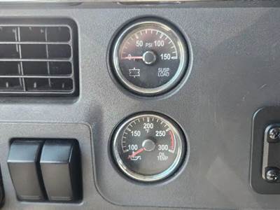 Peterbilt 579 Instrument Panel Cluster