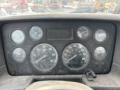 Sterling A9500 Instrument Panel Cluster