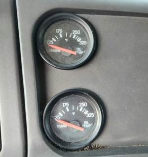 Sterling L7500 Instrument Panel Cluster