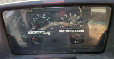 Sterling L7500 Instrument Panel Cluster