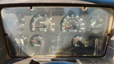 Sterling L9500 Instrument Panel Cluster