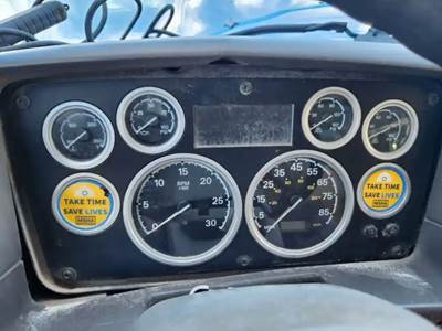 Sterling L9500 Instrument Panel Cluster