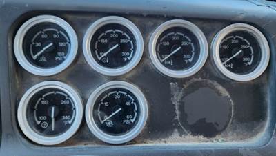 Sterling L9500 Instrument Panel Cluster