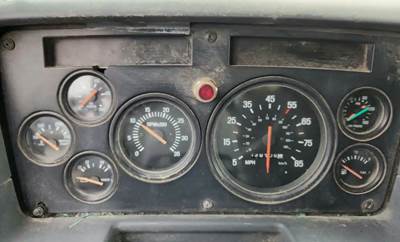 Sterling L9522 Instrument Panel Cluster