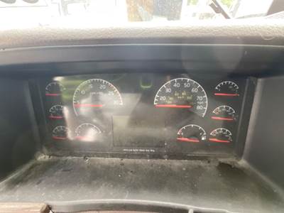 Volvo VNL Instrument Panel Cluster