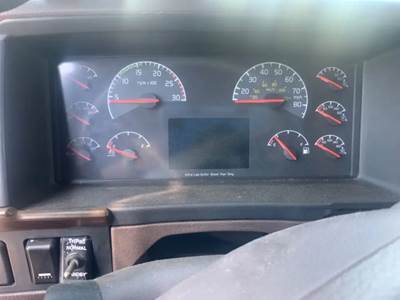 Volvo VNL Instrument Panel Cluster