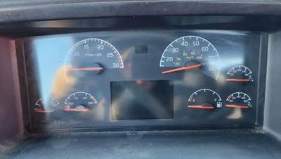 Volvo VNL Instrument Panel Cluster