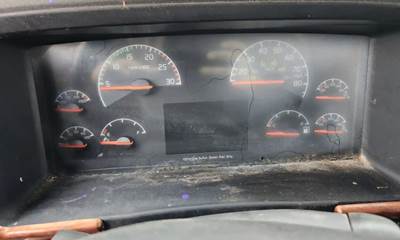 Volvo VNL Instrument Panel Cluster