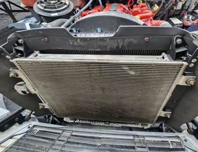 Freightliner M2 106 Intercooler