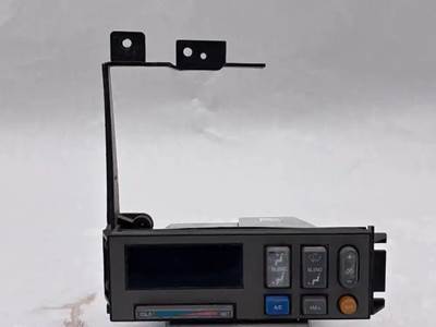 1999 Chevrolet C7500 Climate Control