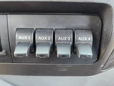 Used 2015 Ford F-750 Miscellaneous Dash Switches Aux 1-4