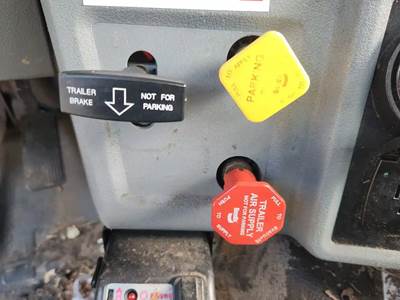 Used 2019 Ford F-750 Miscellaneous Dash Switches