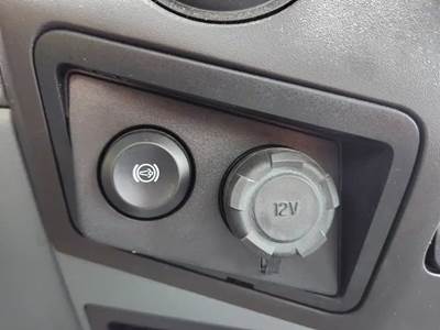 Used 2018 Ford F-750 Dash Switches, Particulate Filter Regen & Power Out