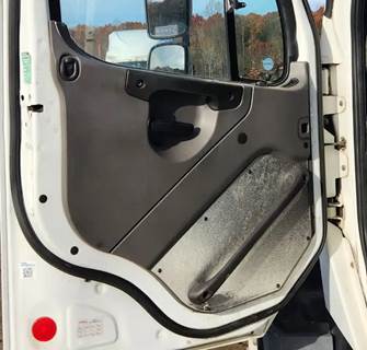 Freightliner 114SD Interior Part