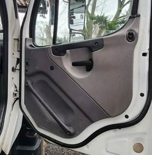 Freightliner 114SD Interior Part