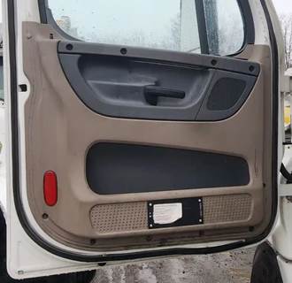 Freightliner Cascadia 113 Interior Part