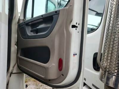 Freightliner Cascadia 113 Interior Part