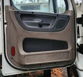 Freightliner Cascadia 113 Interior Part