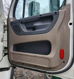 Freightliner Cascadia 113 Interior Part